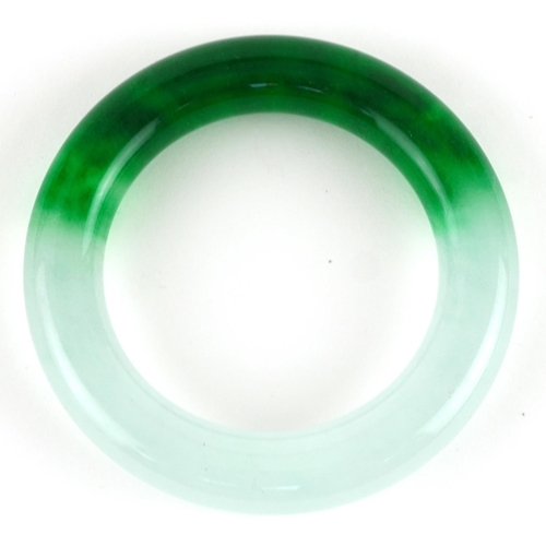 2263 - Chinese green jade bangle, 9cm in diameter, 103.0g