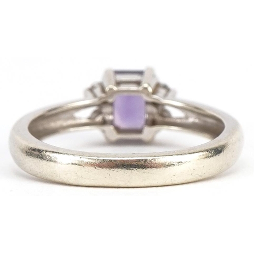 2255 - 9ct white gold amethyst and clear stone ring, size M, 2.9g