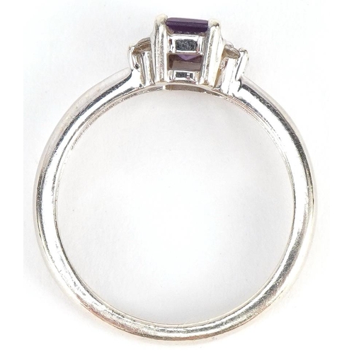 2255 - 9ct white gold amethyst and clear stone ring, size M, 2.9g