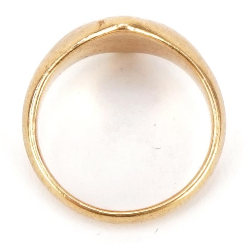 56 - George V 18ct gold signet ring, London 1917, size F/G, 4.7g