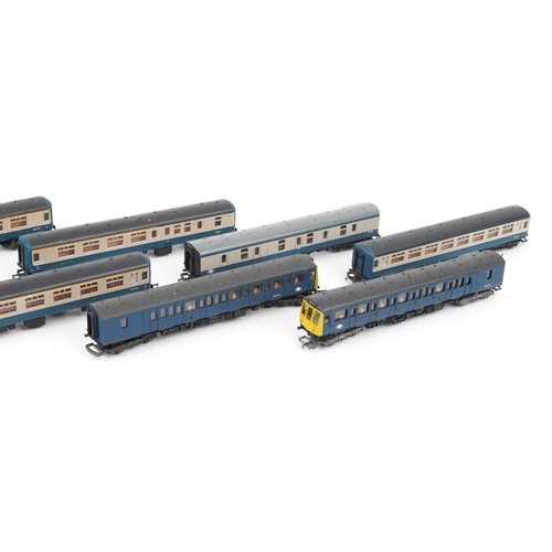 105 - Ten Lima OO gauge model railway coaches