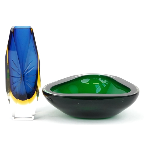 327 - Murano Sommerso three colour glass vase and a Murano green glass triangular dish, the largest 22cm w... 