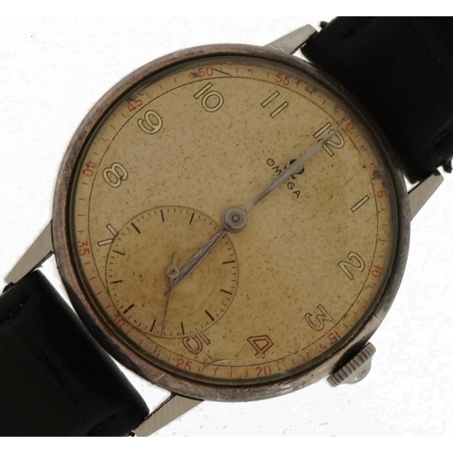 3816 - Omega, gentlemen's manual wristwatch with military type dial, numbered 10689561 to the movement, 34.... 