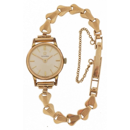 3913 - Omega, ladies 9ct gold wristwatch with 9ct gold strap with box, 20mm in diameter, total weight 14.0g