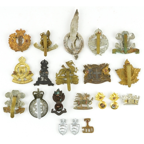 2423 - Military interest cap badges including City of London Volunteer Corps, Royal Berkshire, Fear Naught ... 