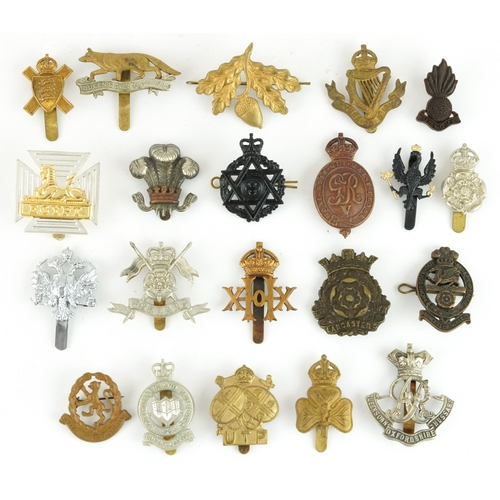 2419 - Military interest cap badges including Queen's Own Oxfordshire Hussars, Queen's Own Yeomanry and Nor... 