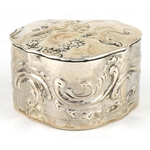 463 - Dutch silver pill box with hinged lid embossed with Putti and foliage, Sheffield import marks 1901, ... 