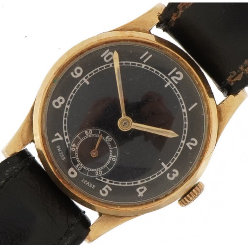 3847 - Gentlemen's 9ct gold manual wristwatch with subsidiary dial, 28mm in diameter