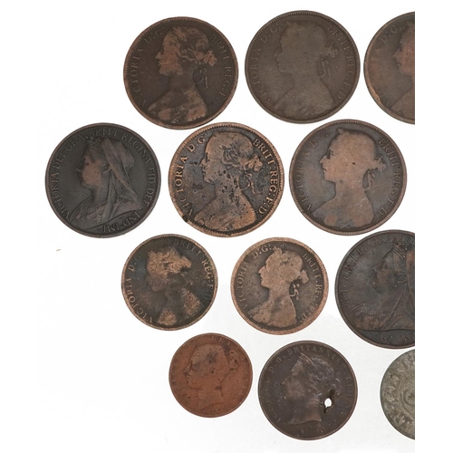 2562 - Victorian and later British coinage including pennies