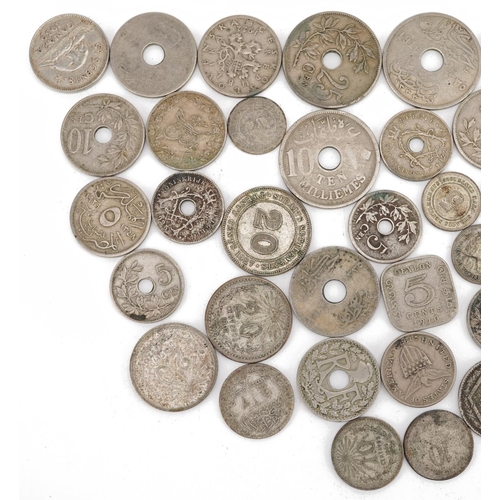 2575 - World coinage including Mexican and Persian examples