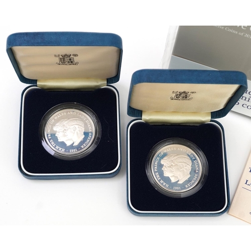 2593 - British coinage, mostly silver proof, comprising 2016 Definitive coin set, two silver proof coins co... 