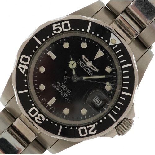 3903 - Invicta, gentlemen's stainless steel Invicta automatic diver's wristwatch with date aperture, with b... 