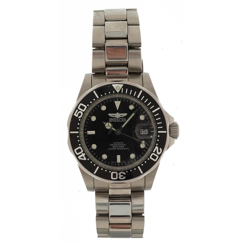 3903 - Invicta, gentlemen's stainless steel Invicta automatic diver's wristwatch with date aperture, with b... 