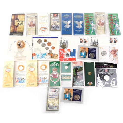 2600 - British uncirculated coin collection including 90th Birthday of Her Majesty the Queen five pound coi... 