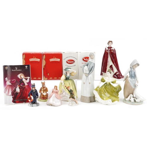 655 - Collectable figurines and characters, some with boxes, including Wade Peter Pan and Cinderella, Roya... 