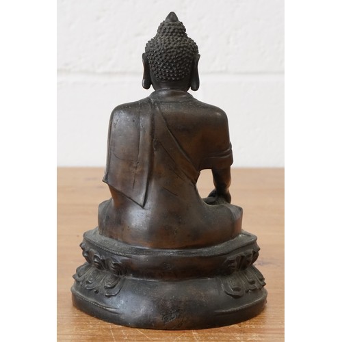 40 - 18th century Chinese bronze Buddha, 25cm high, 1820grams