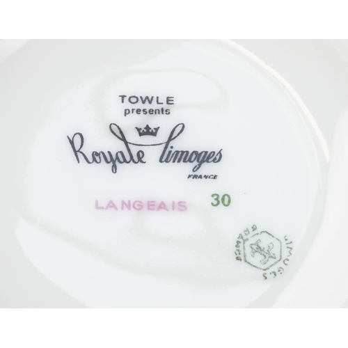 660 - Royale Limoges Langeais dinner and teaware comprising four trios and four dinner plates, the largest... 