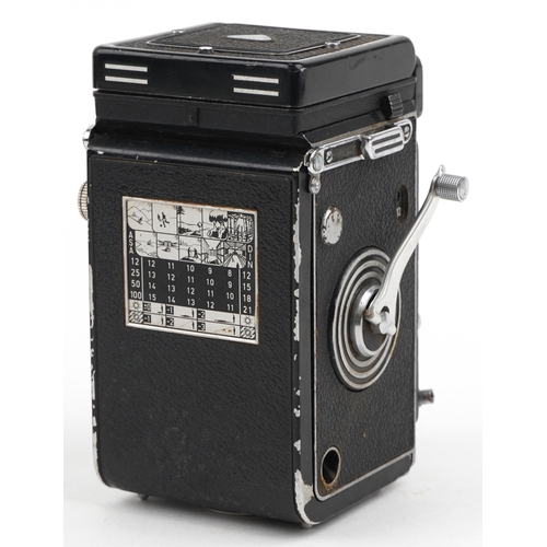 865 - Vintage Rolleiflex Rollei-Werke camera with leather case