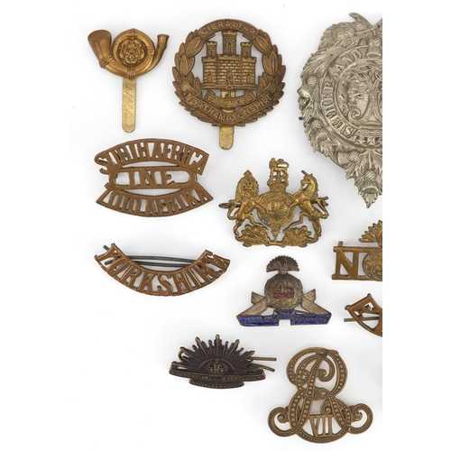 1257 - Military interest cap badges including Argyll & Sutherland and Australian Commonwealth Military Forc... 