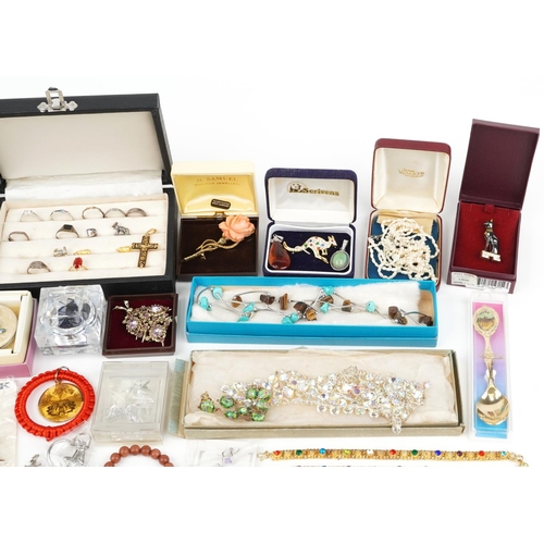 3822 - Vintage and later costume jewellery and wristwatches, some silver, including enamelled brooches, pea... 