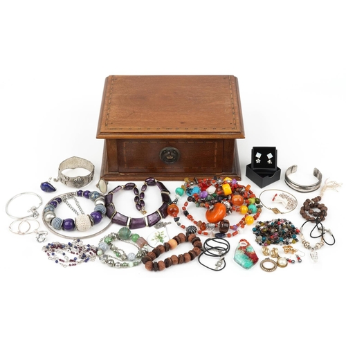 3814 - Antique and later jewellery, some silver including amber coloured beads, silver hoop earrings, lapis... 