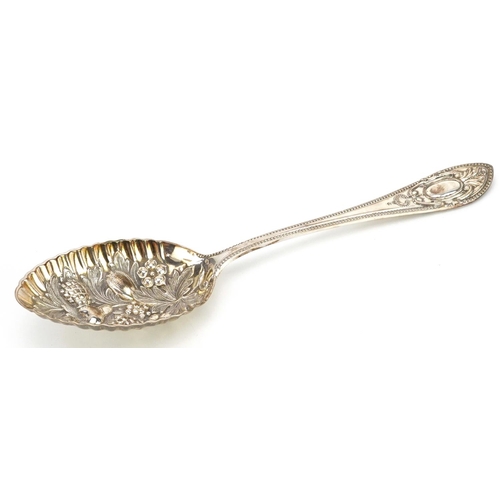 470 - James Dixon & Sons Ltd, Edwardian silver berry spoon housed in a Forsythe & Co Natal fitted case, 21... 