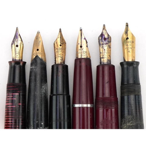 371 - Ten vintage Parker fountain pens including red marbleised Vacumatic and Duofold