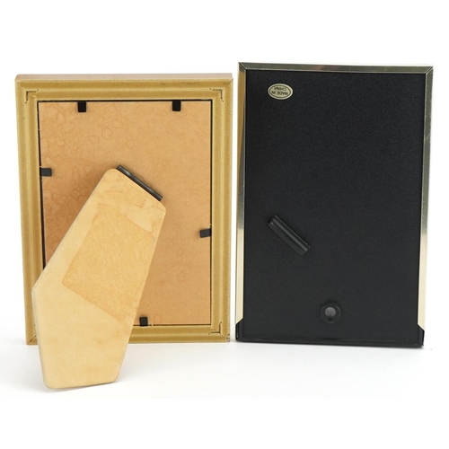 855 - Two Formula 1 interest ink autographs comprising Damian Hill and Ross Brawn, including one onto Silv... 