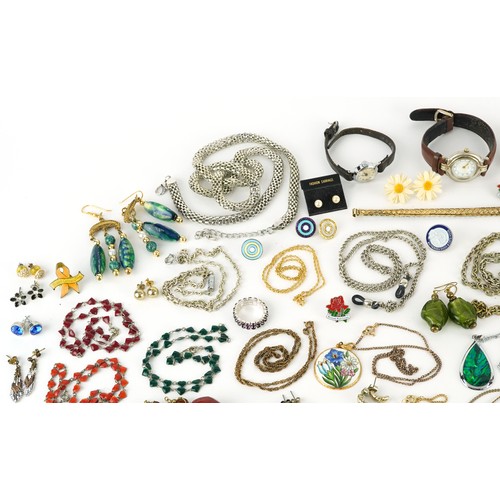 3805 - Assorted vintage costume jewellery