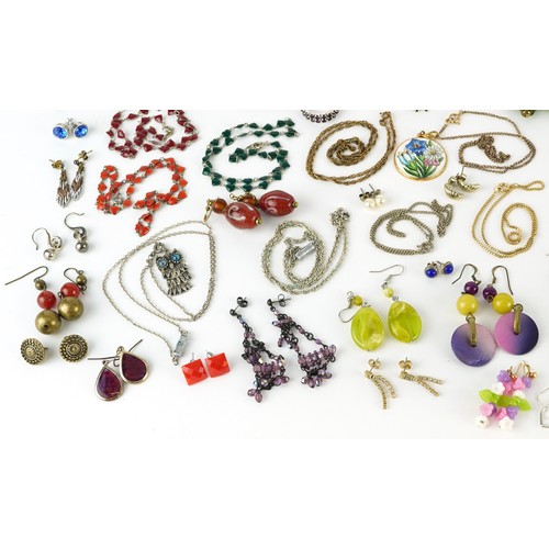 3805 - Assorted vintage costume jewellery