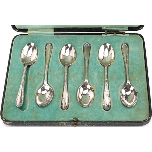 438 - Walker & Hall, boxed set of six silver teaspoons, Sheffield 1931