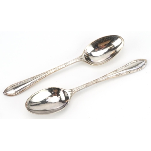 438 - Walker & Hall, boxed set of six silver teaspoons, Sheffield 1931