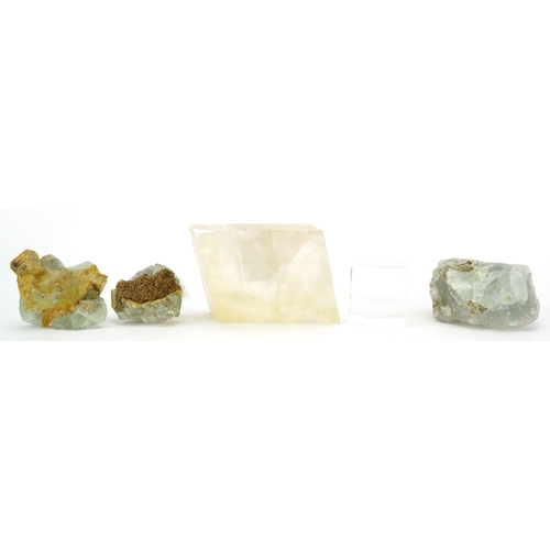 258 - Four pieces crystal fragments and a glass stand, the largest 8.5cm high