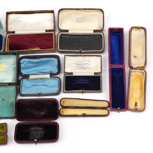 2559 - Fourteen antique and later jewellery boxes, coin cases and cheroot holder cases including J Restall ... 