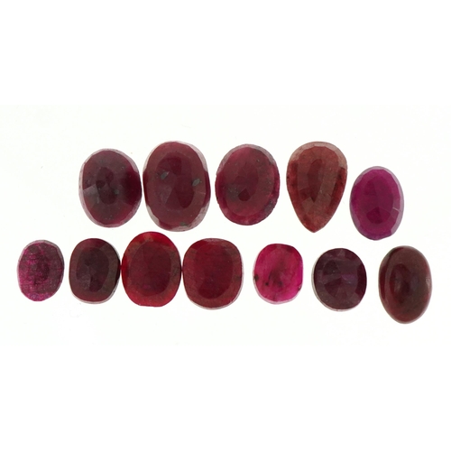 2596 - Twelve facetted ruby stones, approximately 95.20 carat in total