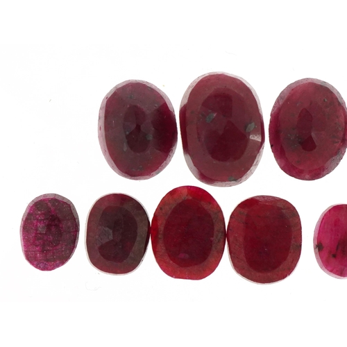 2596 - Twelve facetted ruby stones, approximately 95.20 carat in total