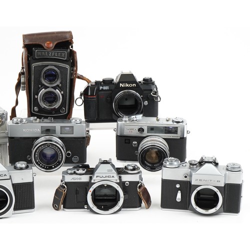 1350 - Vintage cameras including Yashica Lynx 5000E, Paxette, Konica Auto S2, Nikon F-301 and Walzflex