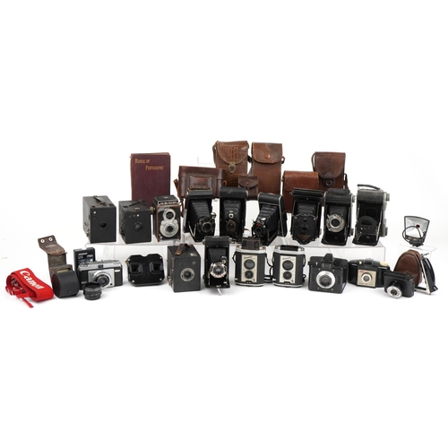 1359 - Collection of vintage and later cameras and cases including AGFA, Voigtlander, Kodak, Halina-Viceroy... 