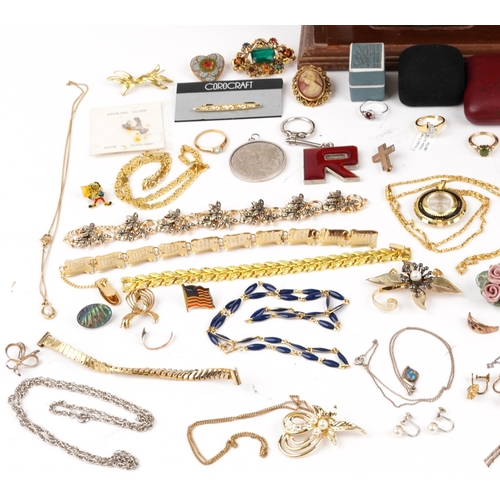 2567 - Vintage and later costume jewellery including brooches, necklaces, rings and earrings housed in a ma... 