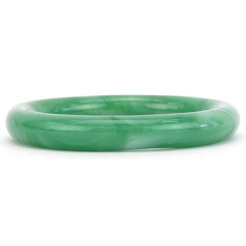 1633 - Chinese jade style bangle