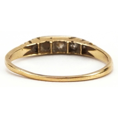 2155 - Antique 18ct gold graduated diamond five stone ring, the largest stone approximately 2.80mm in diame... 