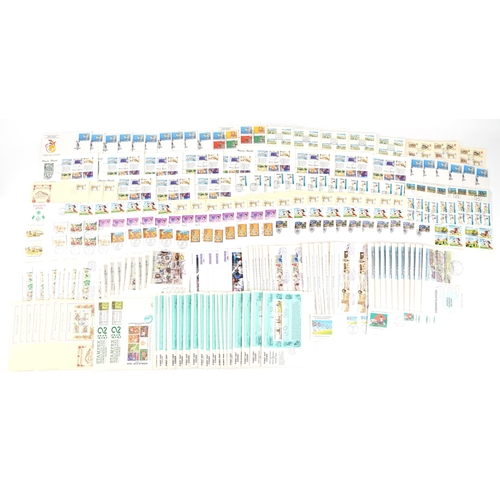 938 - Collection cricketing interest stamps arranged on covers