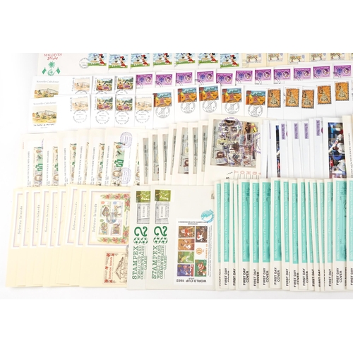 938 - Collection cricketing interest stamps arranged on covers