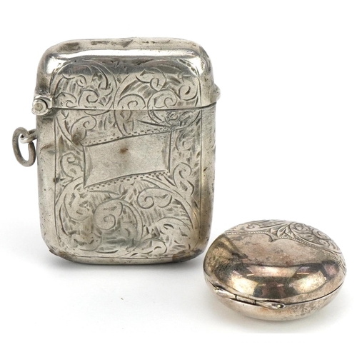 324 - George V engraved silver vesta and sovereign case, the largest 5.5cm high, total 49.8g