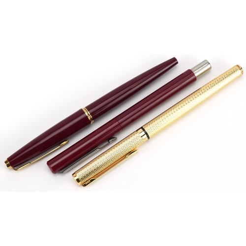 1439 - Pens including Parker 45 De-Luxe fountain