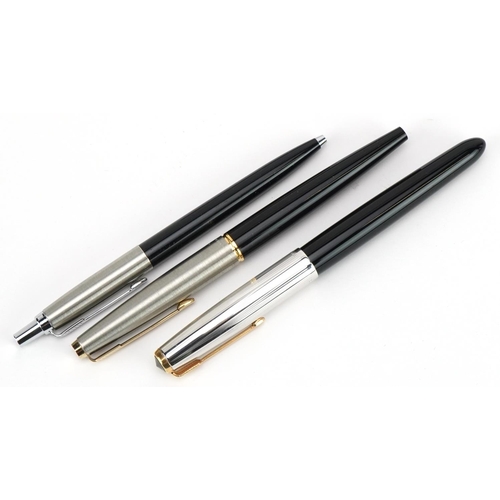 1621 - Three Parker pens with boxes including 45 Standard Deluxe fountain and 51 fountain