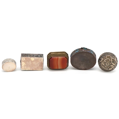 360 - Five antique and later patch boxes, and pillboxes, some silver, including one Chinese Canton enamell... 