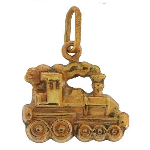 2172 - 9ct gold steam locomotive charm, 1.5cm in length, 1.1g