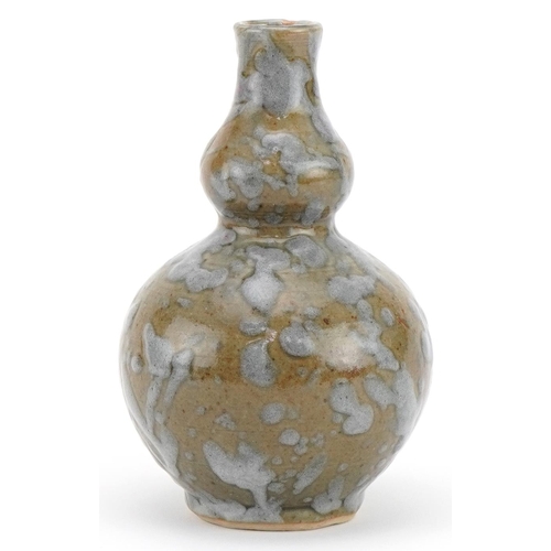 1629 - Chinese porcelain splashed double gourd vase having a green and grey glaze, 17cm high