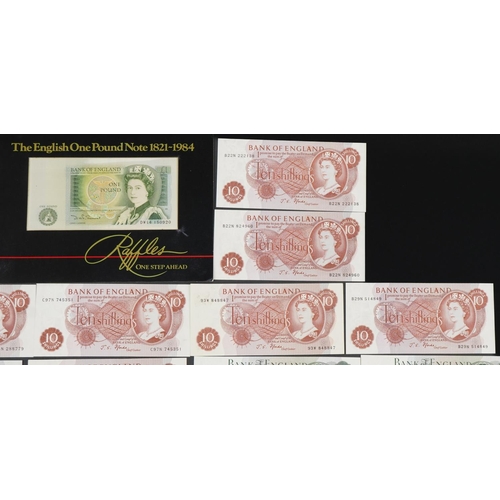 865 - Collection of predominantly Elizabeth II Bank of England banknotes, some consecutive serial numbers,... 